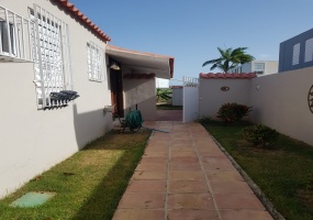 Ponce, Puerto Rico, 3 Bedrooms Bedrooms, ,2 BathroomsBathrooms,House,For Sale,1020