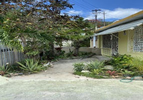 Ponce, Puerto Rico, 2 Bedrooms Bedrooms, ,1 BathroomBathrooms,House,For Sale,1023